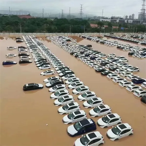 广州暴雨突袭！网传广汽本田工厂新车被淹 现场照片曝光