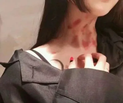 一个男生吻你的脖子代表什么意思 |
